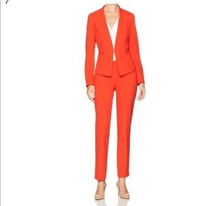 Tahari ASL Women's Kiss-Front Pantsuit size 8.NWT